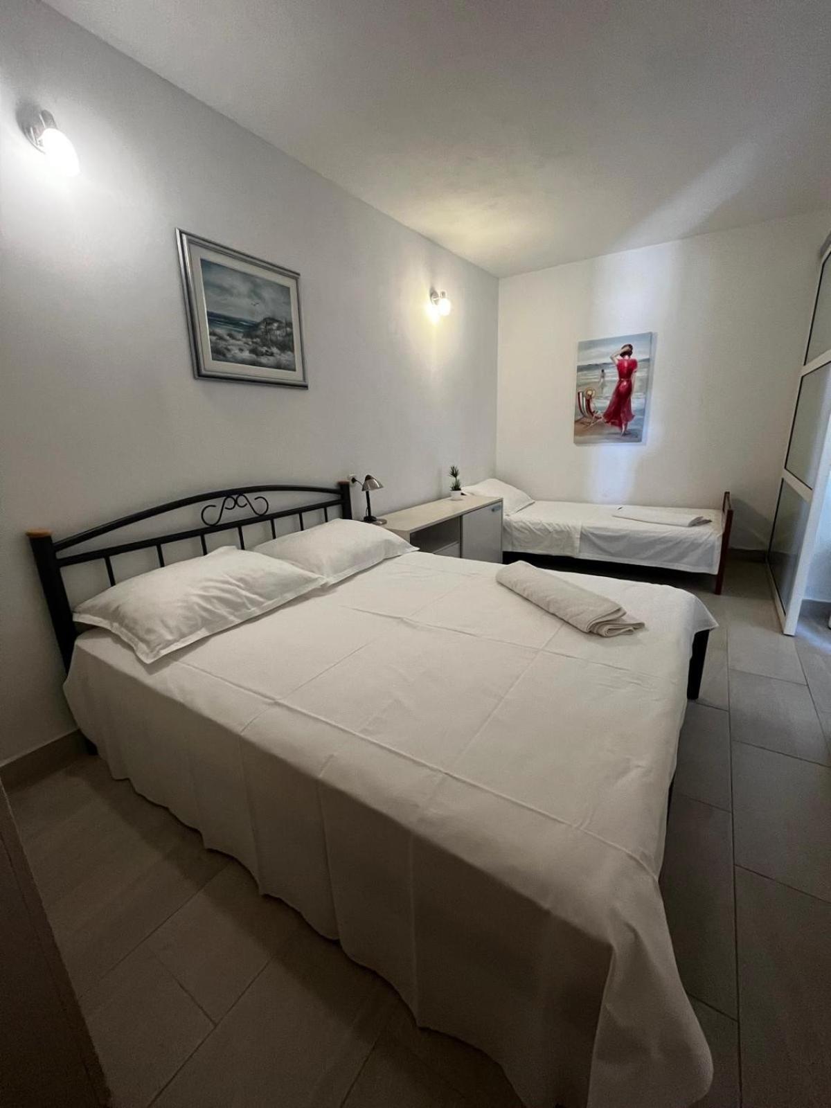 סופטאר Apartments Denis מראה חיצוני תמונה