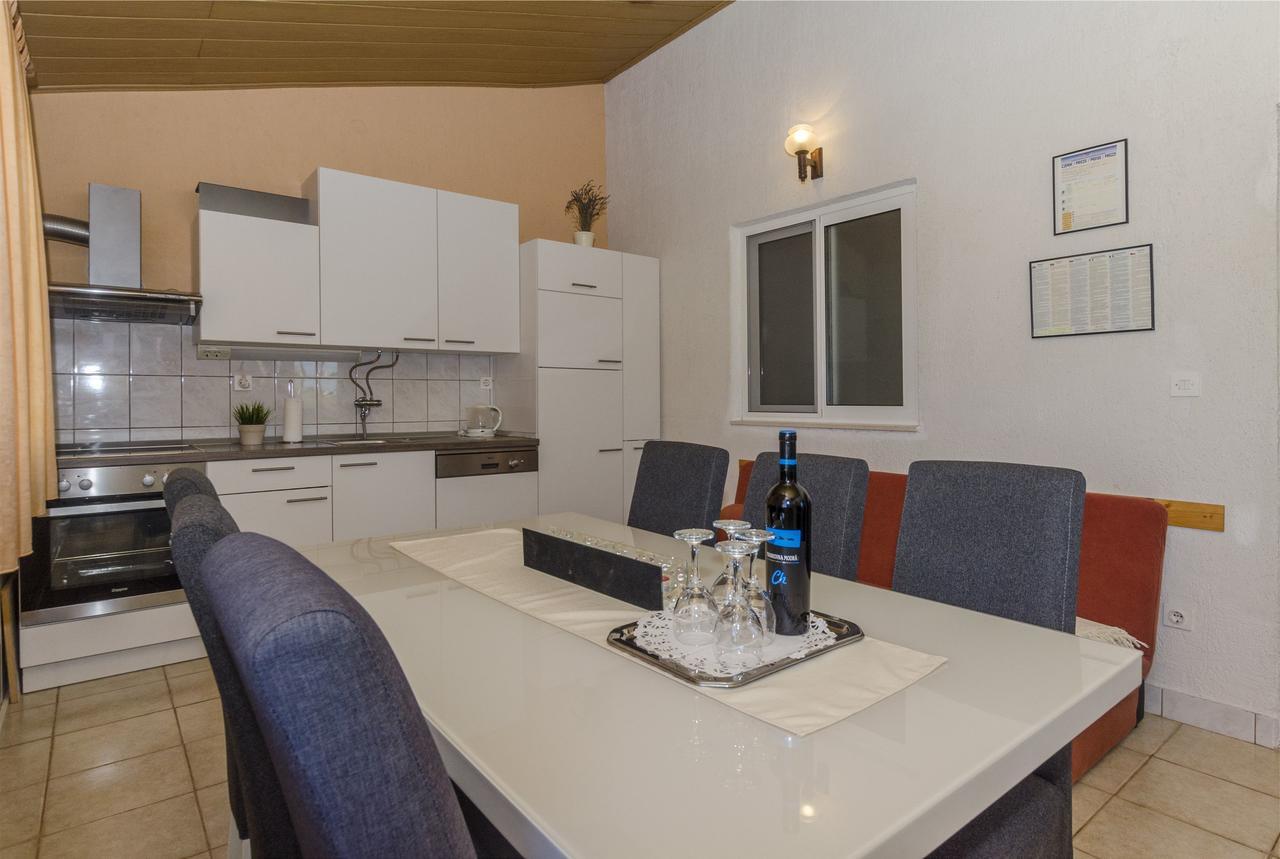סופטאר Apartments Denis מראה חיצוני תמונה