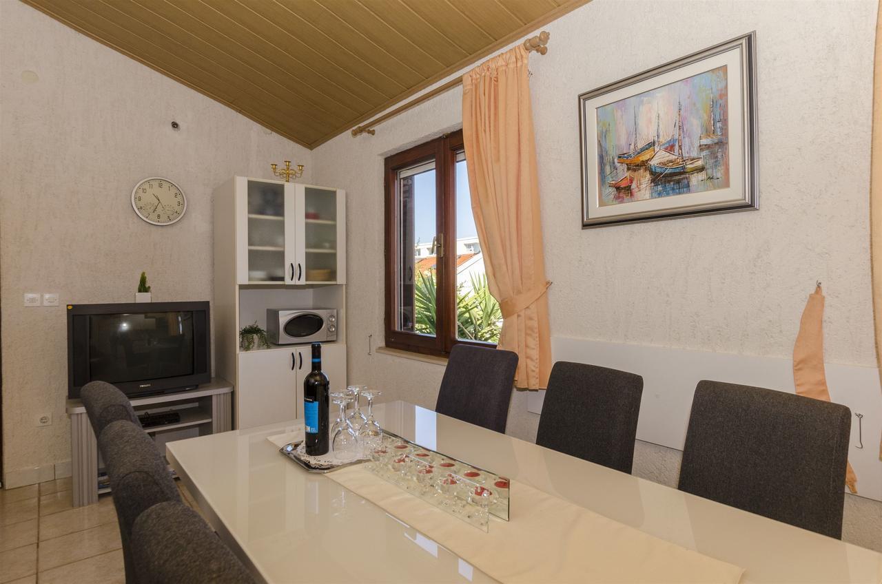 סופטאר Apartments Denis מראה חיצוני תמונה